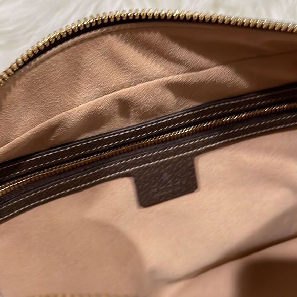 Gucci GG Supreme Medium Bag - Picture 10 of 11